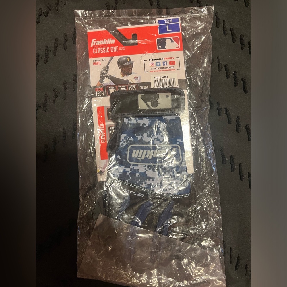 Franklin youth batting gloves
